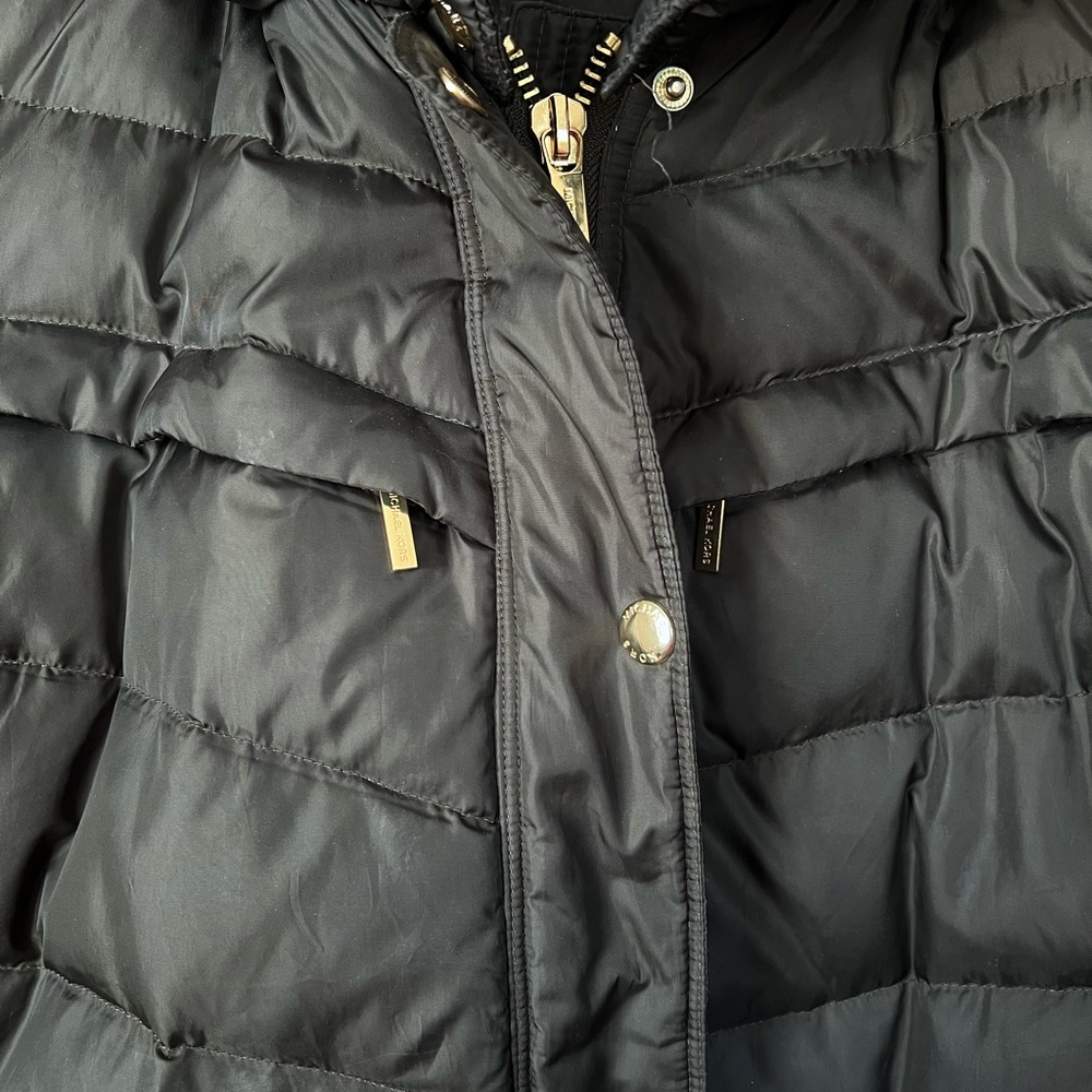 Michael Kors Army Green Puffer Coat with Fur Trim - Picture 5 of 9